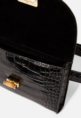 L. Theme Park Ready Belt Bag - Black